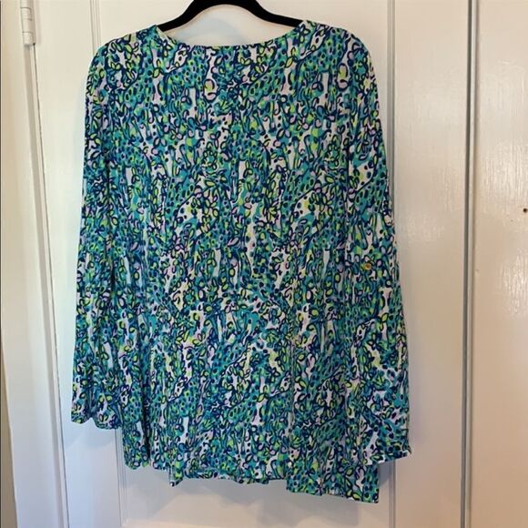 Lilly Pulitzer Animal Print It's a Stretch Giraffe Braylen Shirt - Picture 4 of 14